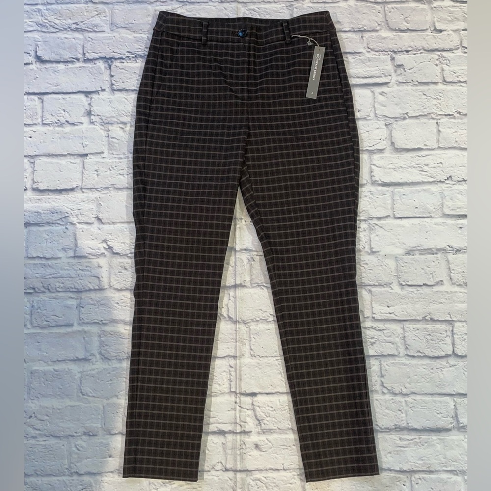 LOFT High Waist Curvy Skinny. Size 4. Brand New